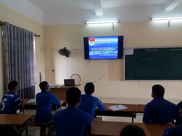 Đoàn trường Cao đẳng Bách nghệ Hải Phòng tổ chức sinh hoạt chuyên đề "Hành trình cứu nước" nhân dịp kỷ niệm 110 năm Ngày Bác Hồ ra đi tìm đường cứu nước