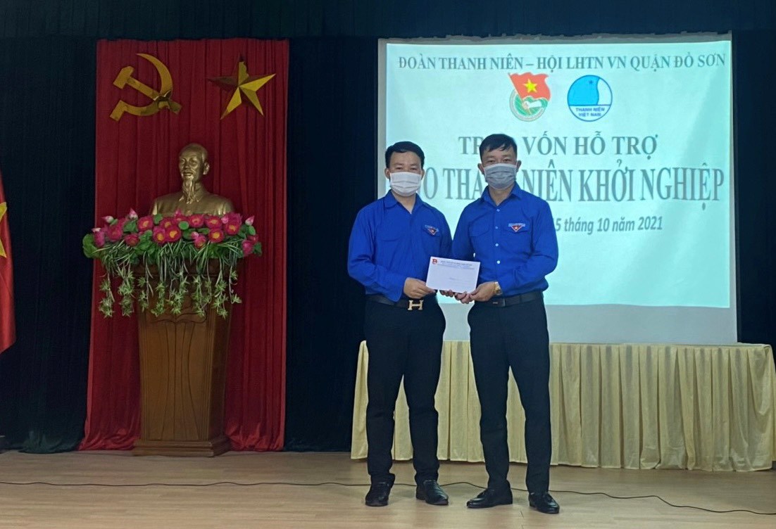 Quận Đồ Sơn: trao vốn hỗ trợ thanh niên khởi nghiệp