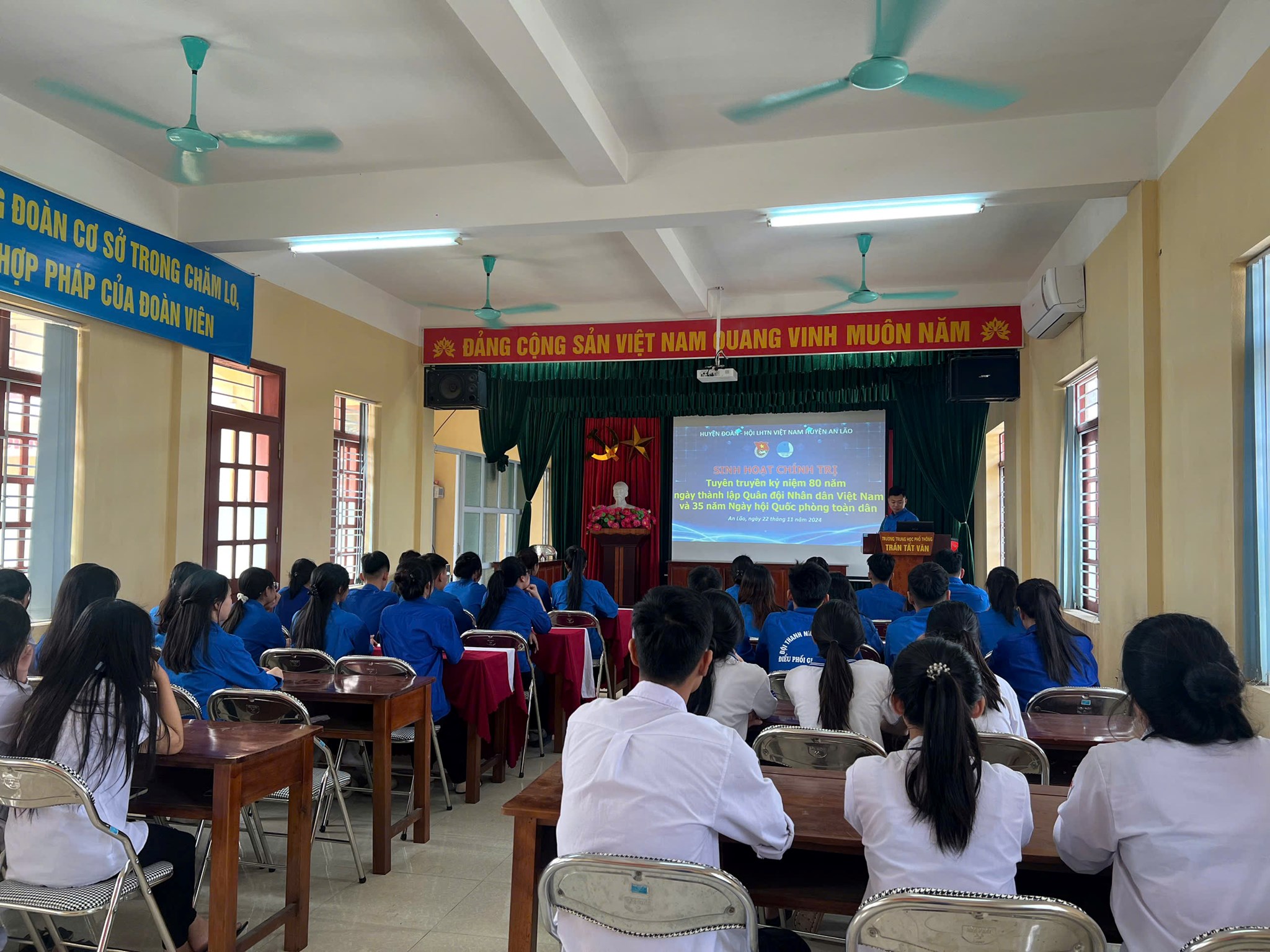Huyện đoàn An Lão - Sinh hoạt chính trị tuyên truyền kỷ niệm 80 năm Ngày thành lập Quân đội nhân dân Việt Nam và 35 năm Ngày hội Quốc phòng toàn dân