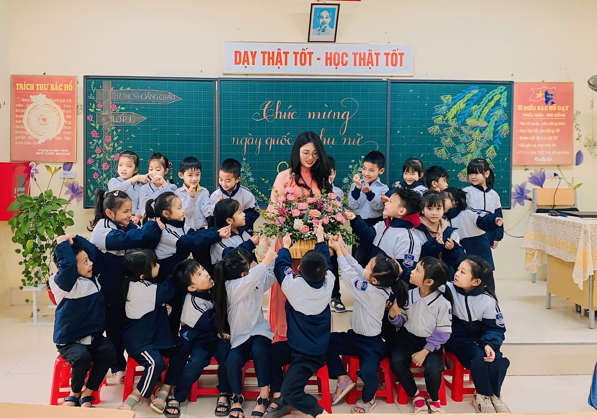 NGƯỜI GIÁO VIÊN TRẺ TÀI NĂNG VÀ NHIỆT HUYẾT VỚI CÔNG TÁC PHONG TRÀO
