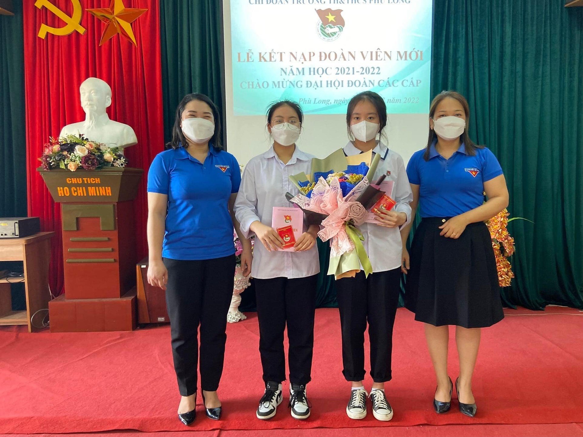 KẾT NẠP ĐOÀN VIÊN MỚI "LỚP ĐOÀN VIÊN CHÀO MỪNG ĐẠI HỘI ĐOÀN CÁC CẤP, ĐẠI HỘI ĐOÀN TOÀN QUỐC LẦN THỨ XII" VÀ TRIỂN KHAI HỌC TẬP 4 BÀI HỌC LÝ LUẬN CHÍNH TRỊ CHO ĐOÀN VIÊN MỚI