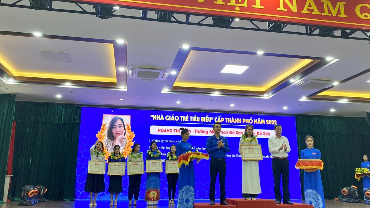 Gương cán bộ Đoàn về học tập và làm theo tư tưởng, đạo đức phong cách Hồ Chí Minh: đồng chí Hoàng Thị Thúy - Đoàn viên Chi đoàn trường Mầm non quận Đồ Sơn