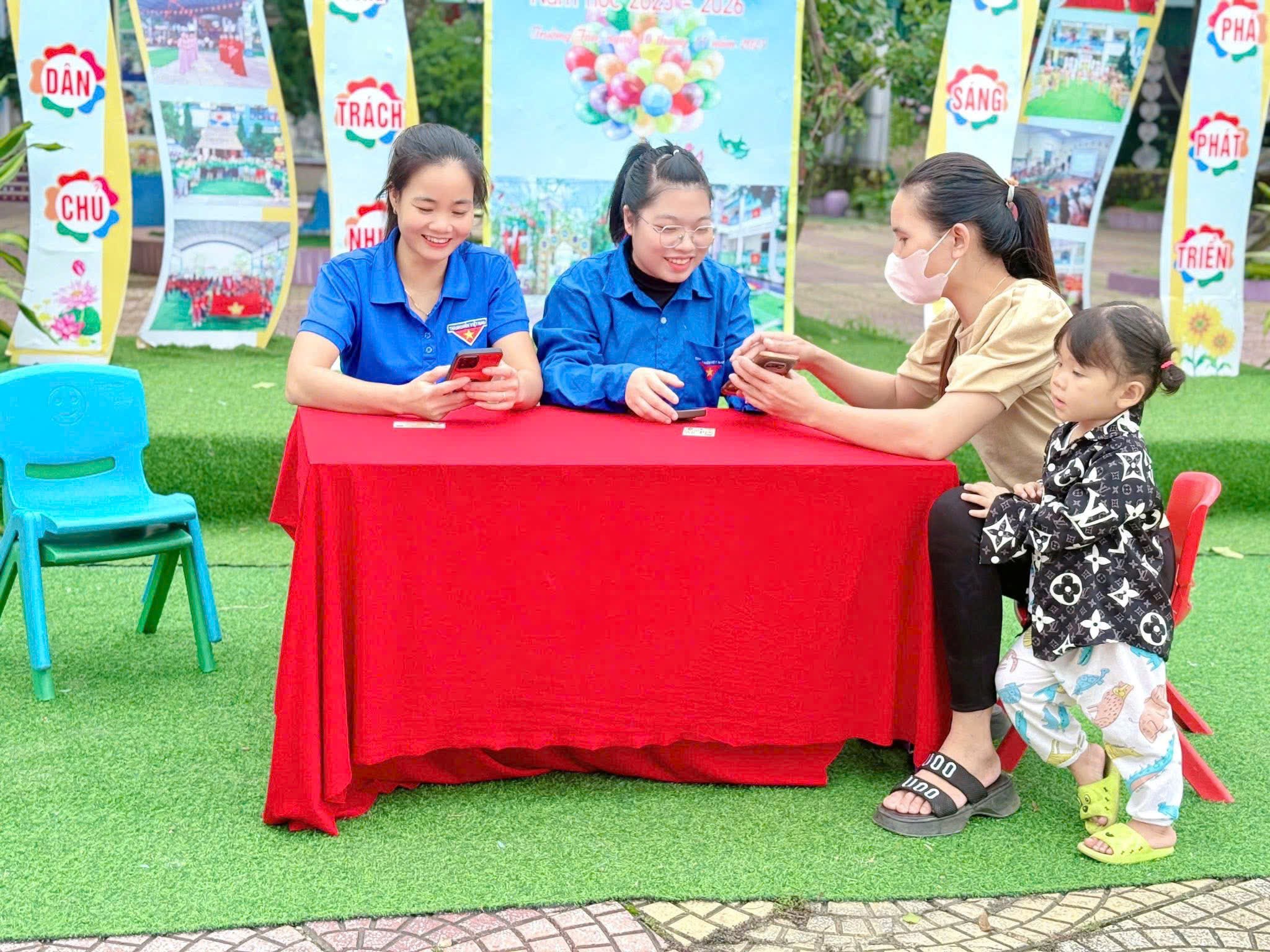 ĐOÀN THANH NIÊN XÃ TRƯỜNG TÂN TÍCH CỰC TUYÊN TRUYỀN NHÂN DÂN THAM GIA CUỘC THI "CÔNG NGHỆ SỐ HẢI PHÒNG - ỬNG DỤNG THÔNG MINH, SỐNG AN TOÀN"