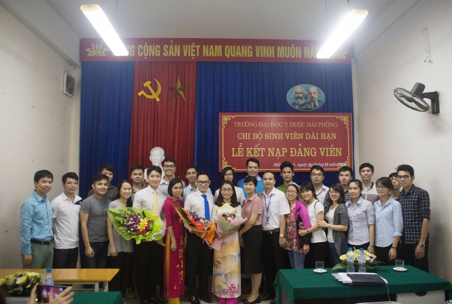 Đoàn trường Đại học Y Dược Hải Phòng: Chi bộ Sinh viên dài hạn tổ chức kết nạp Đảng viên mới