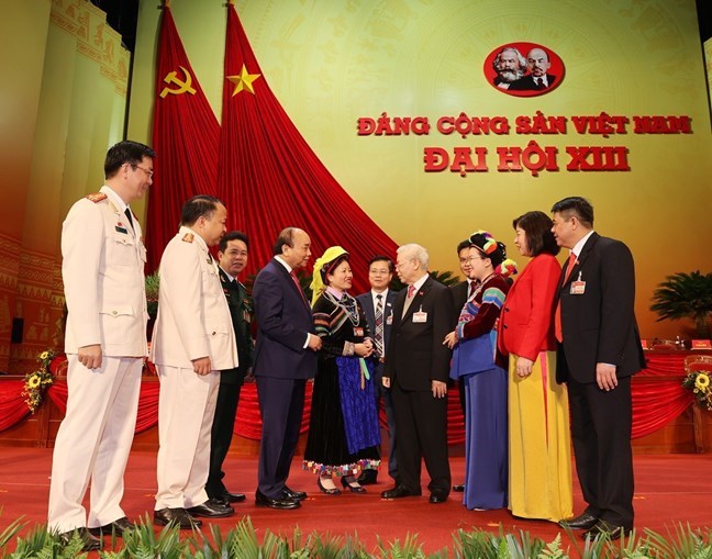 KHÔNG THỂ XUYÊN TẠC CÔNG TÁC XÂY DỰNG ĐẢNG VÀ PHỦ NHẬN VAI TRÒ LÃNH ĐẠO CỦA ĐẢNG