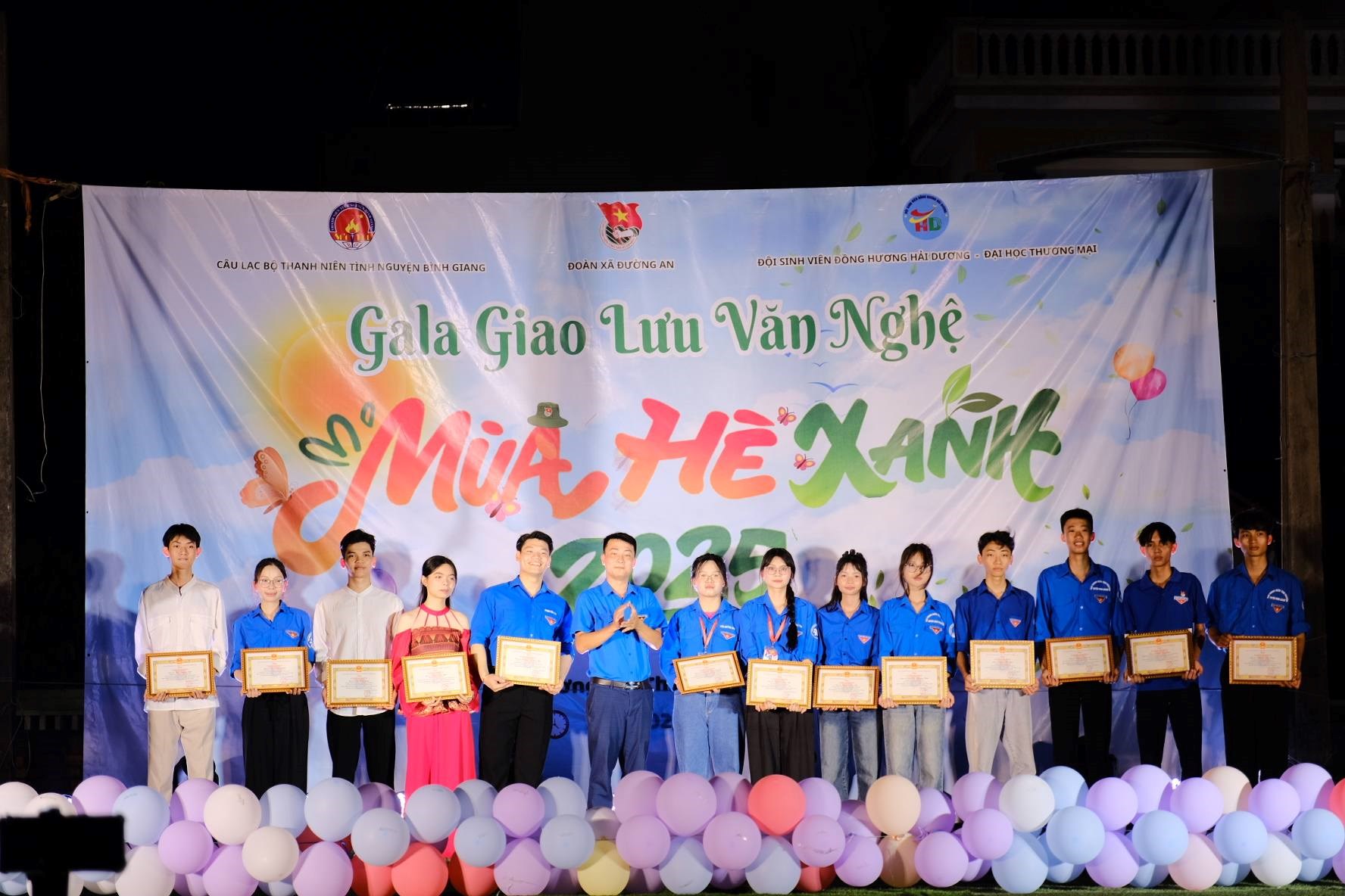 ĐƯỜNG AN: TỔ CHỨC GALA GIAO LƯU VĂN NGHỆ, TỔNG KẾT CHIẾN DỊCH TÌNH NGUYỆN "MÙA HÈ XANH" NĂM 2025