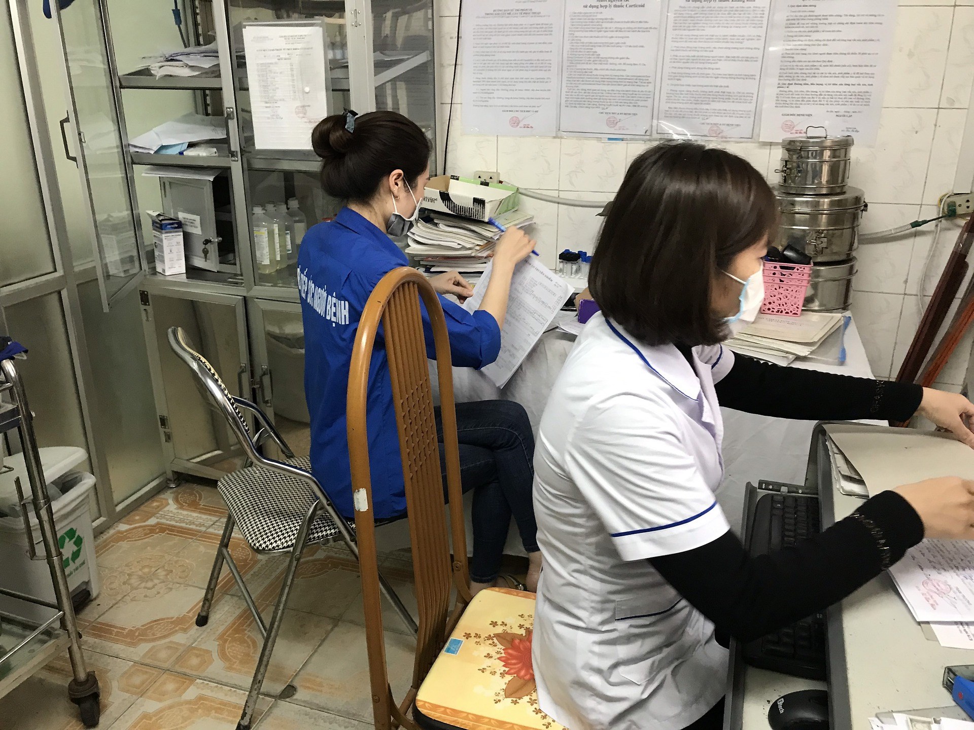 Đội hình TN tình nguyện hỗ trợ các Trạm y tế lưu động, Tổ chăm sóc cộng đồng tại địa phương