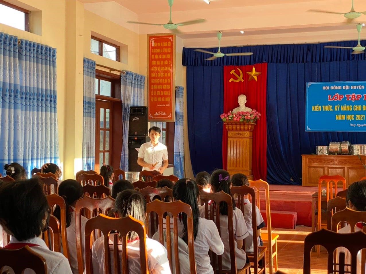 Huyện Đoàn - Hội Đồng đội huyện Thủy Nguyên tổ chức chương trình tập huấn "Kiến thức, kĩ năng cho đội ngũ Chỉ huy Đội năm học 2021-2022"