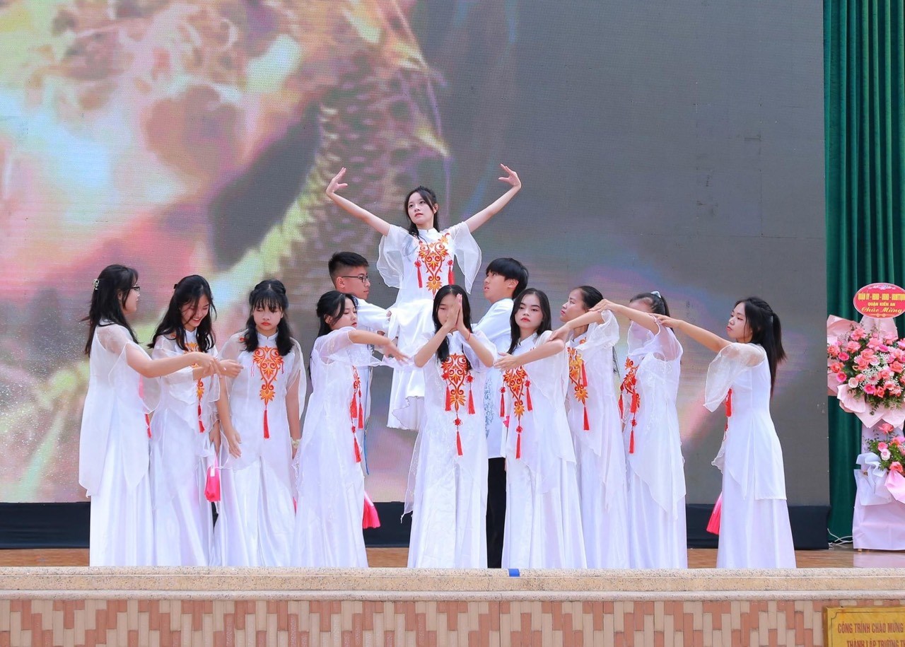 LỄ TRƯỞNG THÀNH VÀ TRI ÂN CHO KHỐI 12