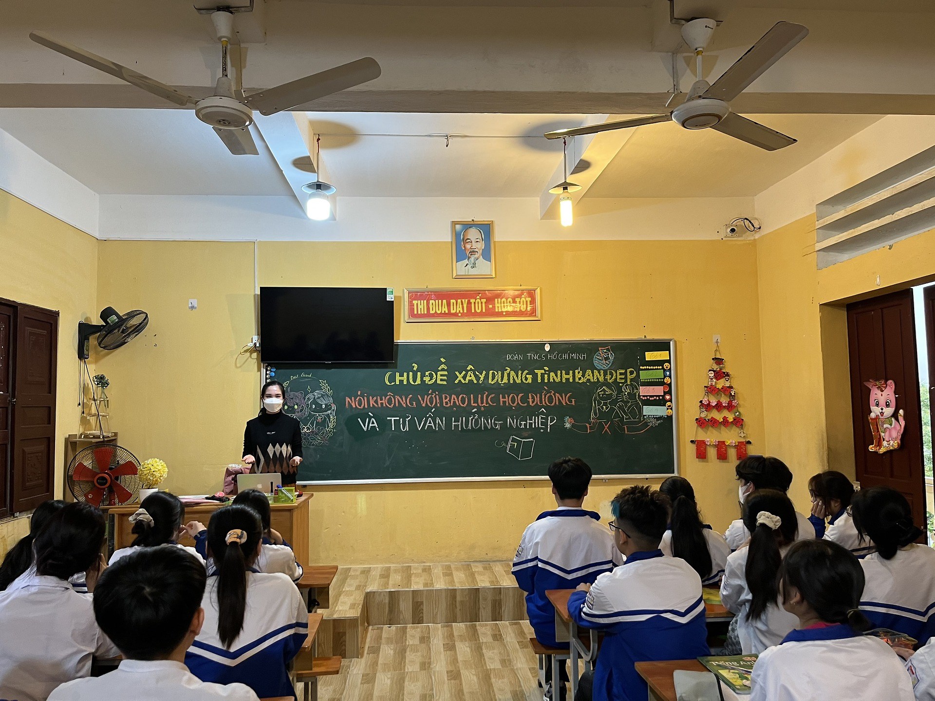 Hoạt động: Diễn đàn xây dựng tình bạn đẹp - Nói không với bạo lực học đường và Hướng nghiệp cho học sinh