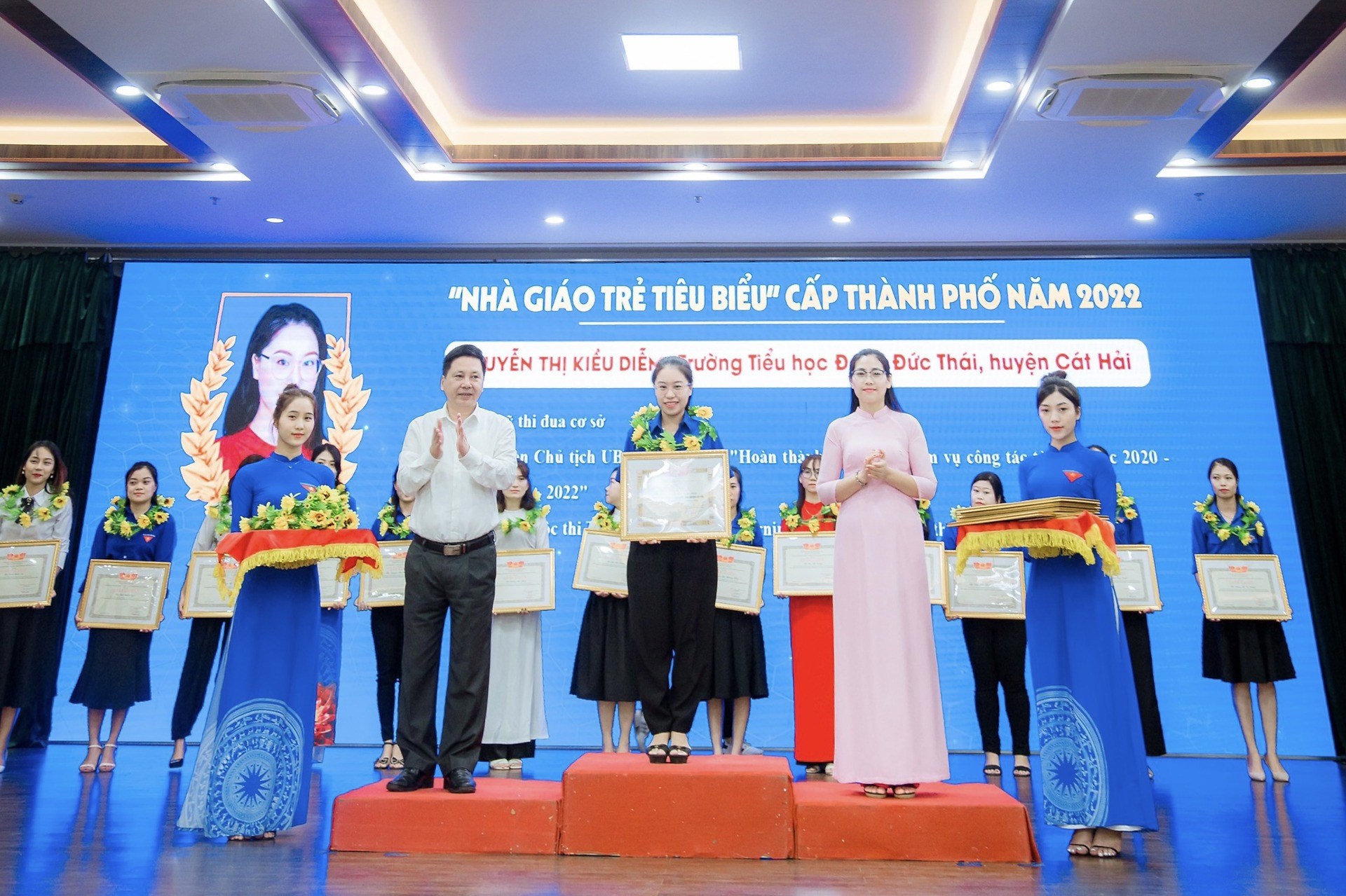 GƯƠNG NHÀ GIÁO TRẺ TÂM HUYẾT, SÁNG TẠO TRONG DẠY VÀ HỌC