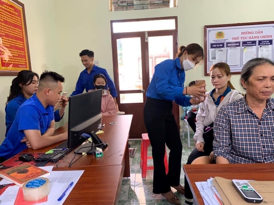 CHƯƠNG TRÌNH TUYÊN TRUYỀN, HƯỚNG DẪN HỖ TRỢ THANH NIÊN SỬ DỤNG DỊCH VỤ CÔNG TRỰC TUYẾN VÀ THANH TOÁN ĐIỆN TỬ