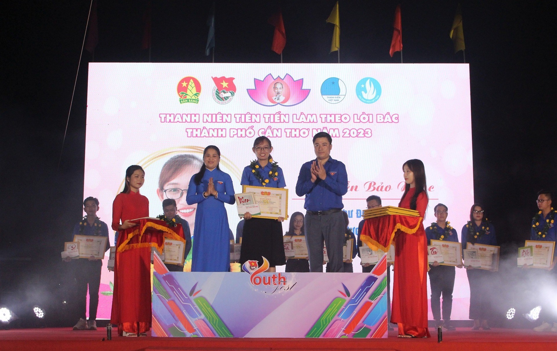 GƯƠNG SÁNG LÀM THEO LỜI BÁC ĐẾN TỪ MẢNH ĐẤT TÂY ĐÔ
