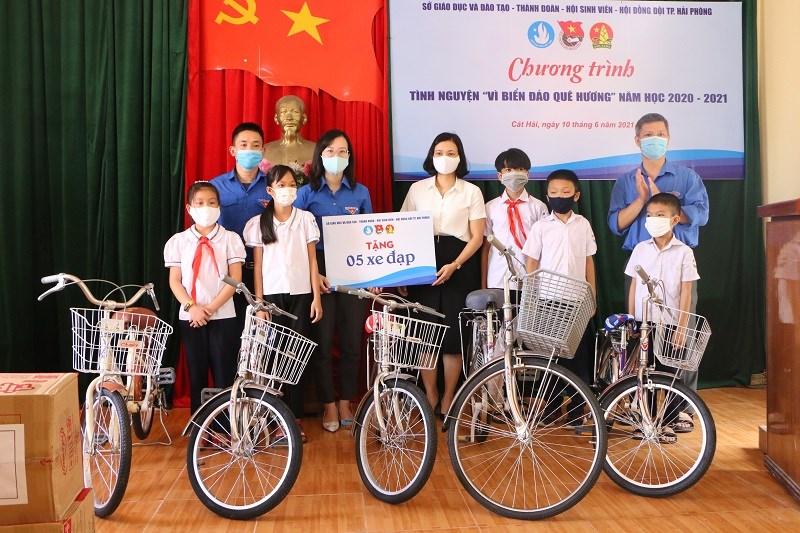 CHƯƠNG TRÌNH “TÌNH NGUYỆN VÌ BIỂN ĐẢO QUÊ HƯƠNG"
