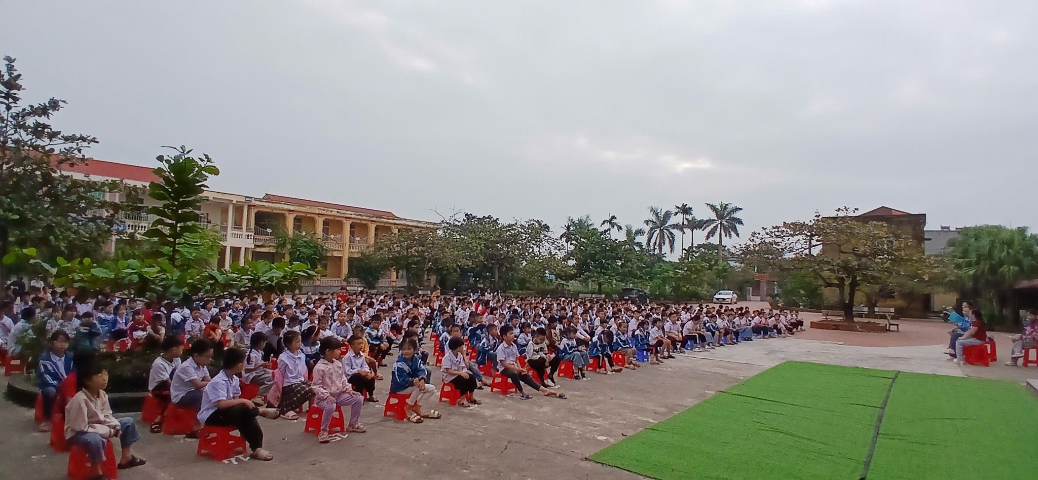 LIÊN ĐỘI TRƯỜNG TIỂU HỌC VĨNH HÒA: SÔI NỔI SINH HOẠT CHỦ ĐIỂM "XÂY DỰNG TÌNH BẠN ĐẸP - NÓI KHÔNG VỚI BẠO LỰC HỌC ĐƯỜNG"