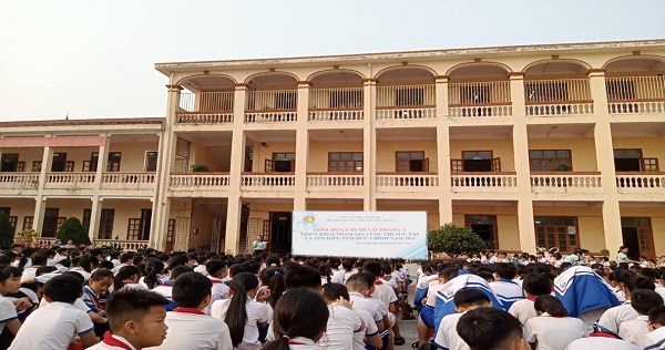 Liên đội trường TH Bát Trang phát động Cuộc thi sưu tầm và tìm hiểu tem bưu chính năm 2024