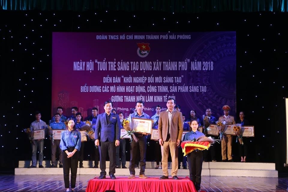 Biểu dương các mô hình hoạt động, công trình, sản phẩm sáng tạo tiêu biểu thành phố, gương thanh niên làm kinh tế giỏi