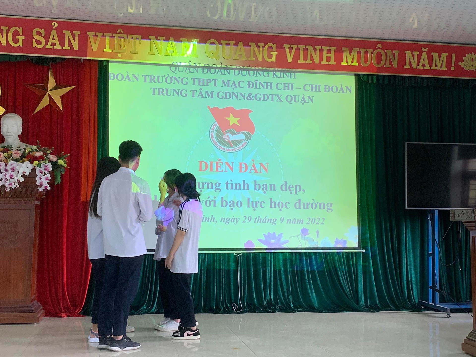 DIỄN ĐÀN "XÂY DỰNG TÌNH BẠN ĐẸP, NÓI KHÔNG VỚI BẠO LỰC HỌC ĐƯỜNG"