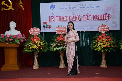 Trần Mỹ Linh gương sáng trong chiến dịch phòng chống Covid-19, tấm gương tiêu biểu trong học tập và làm theo tư tưởng, đạo đức, phong cách Hồ Chí Minh