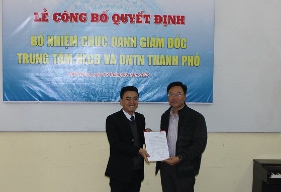 Thành đoàn trao quyết định bổ nhiệm chức danh Giám đốc Trung tâm Huấn luyện cán bộ và Dạy nghề thanh niên thành phố