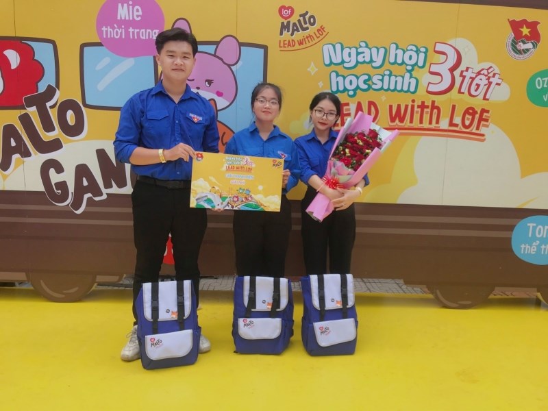 GƯƠNG ĐOÀN VIÊN THỰC HIỆN THEO LỜI BÁC