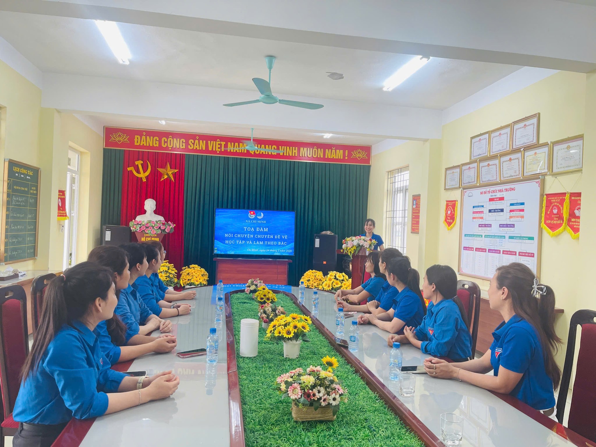 ĐOÀN XÃ CHÍ MINH: TỔ CHỨC NÓI CHUYỆN CHUYÊN ĐỀ HỌC TẬP VÀ LÀM THEO TƯ TƯỞNG, ĐẠO ĐỨC, PHONG CÁCH HỒ CHÍ MINH