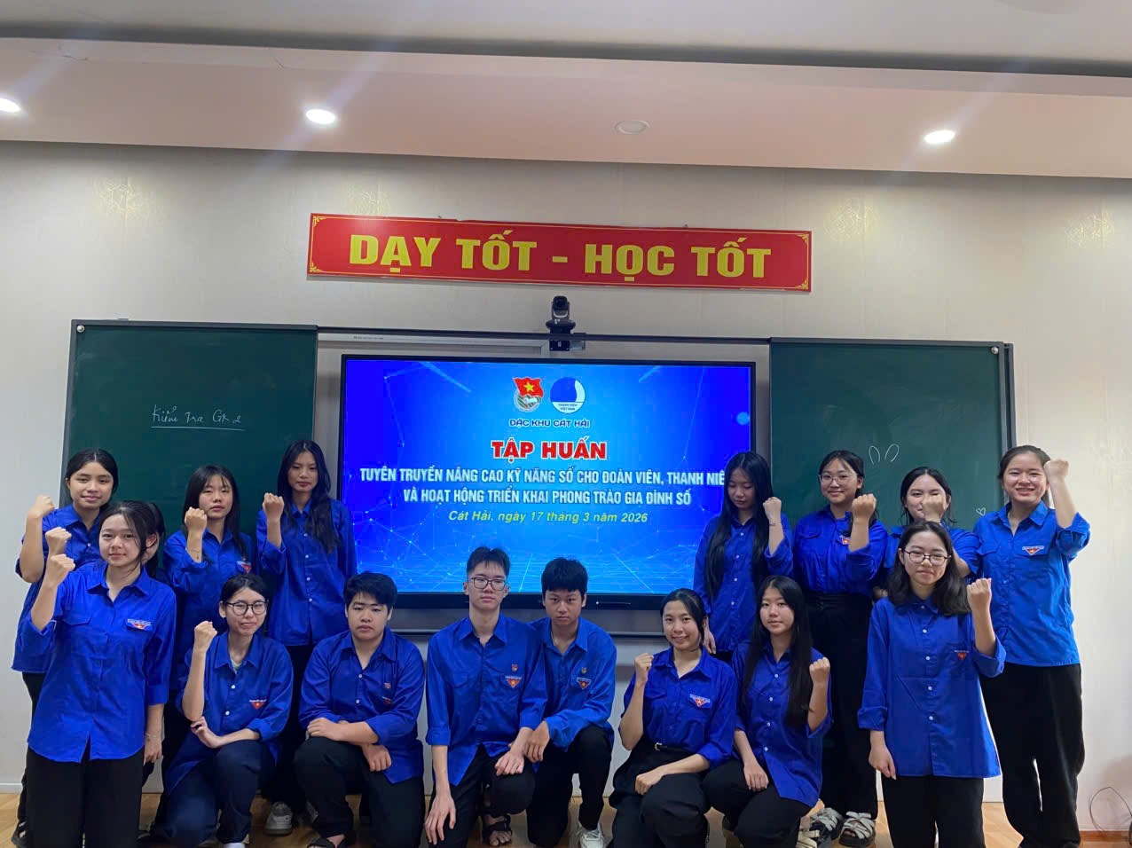 TẬP HUẤN TUYÊN TRUYỀN NÂNG CAO KỸ NĂNG SỐ CHO ĐOÀN VIÊN, THANH NIÊN VÀ HOẠT ĐỘNG TRIỂN KHAI PHONG TRÀO GIA ĐÌNH SỐ