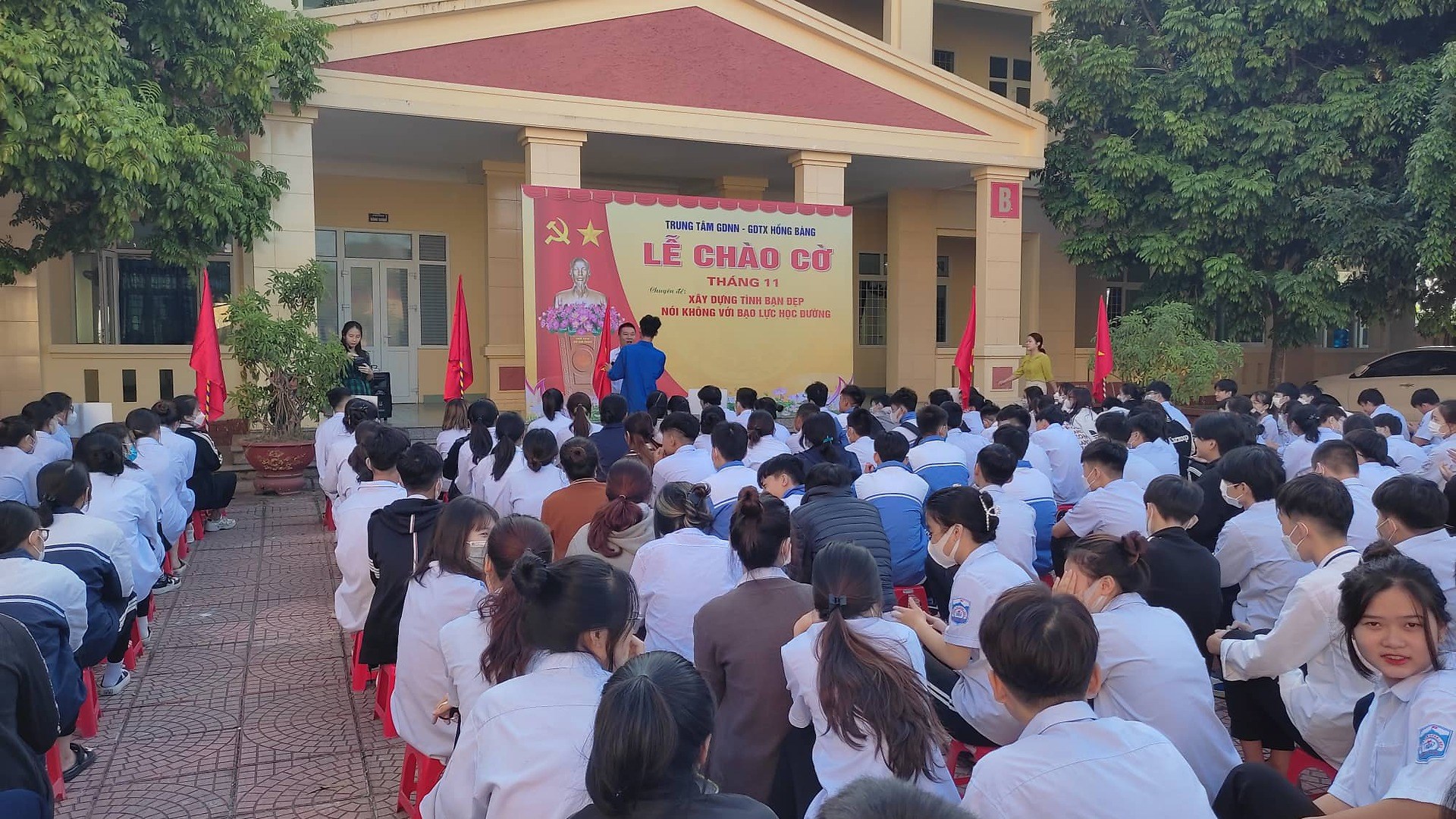 Chuyên đề "Xây dựng tình bạn đẹp - Nói không với bạo lực học đường" năm học 2022 - 2023