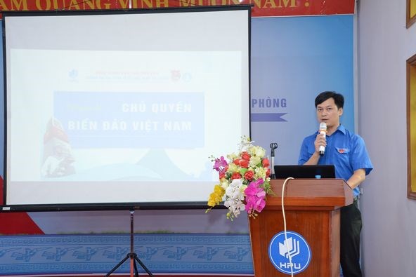 Trường Đại học Quản lý và Công nghệ Hải Phòng tổ chức Hội nghị Tuyên truyền về chủ quyền biển đảo Việt Nam, ra mắt Câu lạc bộ tuyên truyền phổ biến giáo dục pháp luật