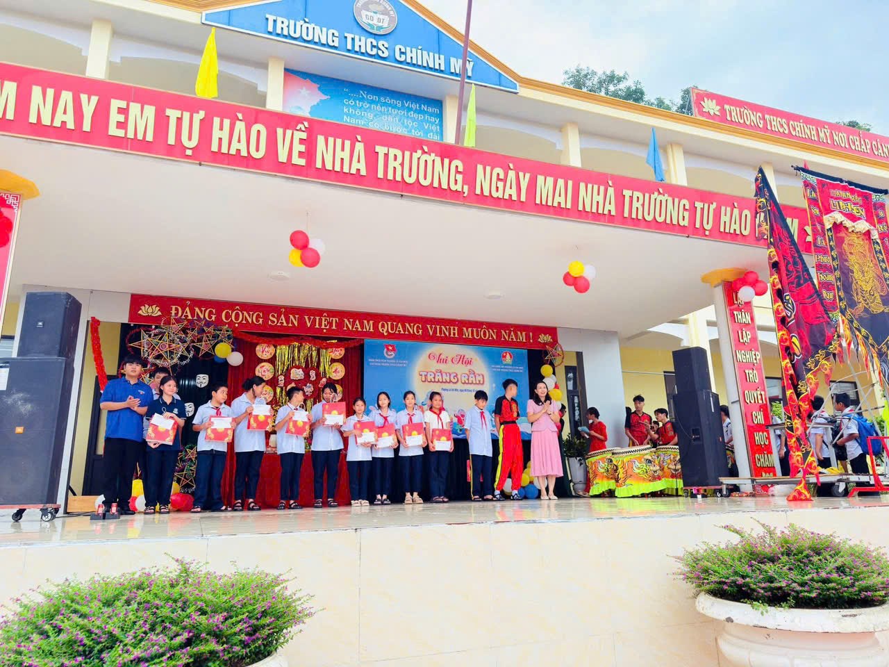 VUI TẾT TRUNG THU NĂM 2025 – LAN TỎA YÊU THƯƠNG ĐẾN THIẾU NHI PHƯỜNG LÊ ÍCH MỘC