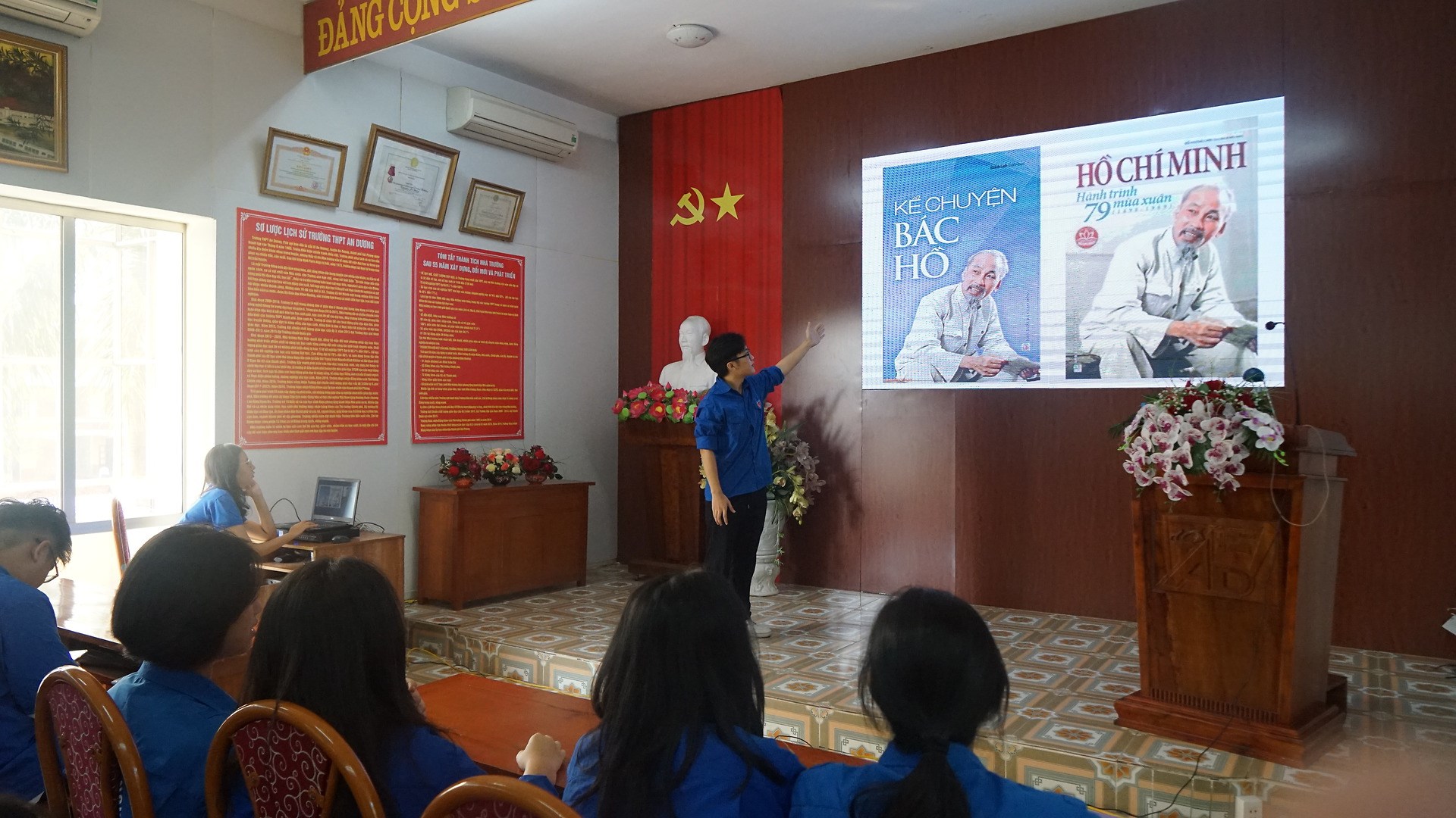 Huyện đoàn An Dương tổ chức sinh hoạt, thảo luận các cuốn sách Bác Hồ