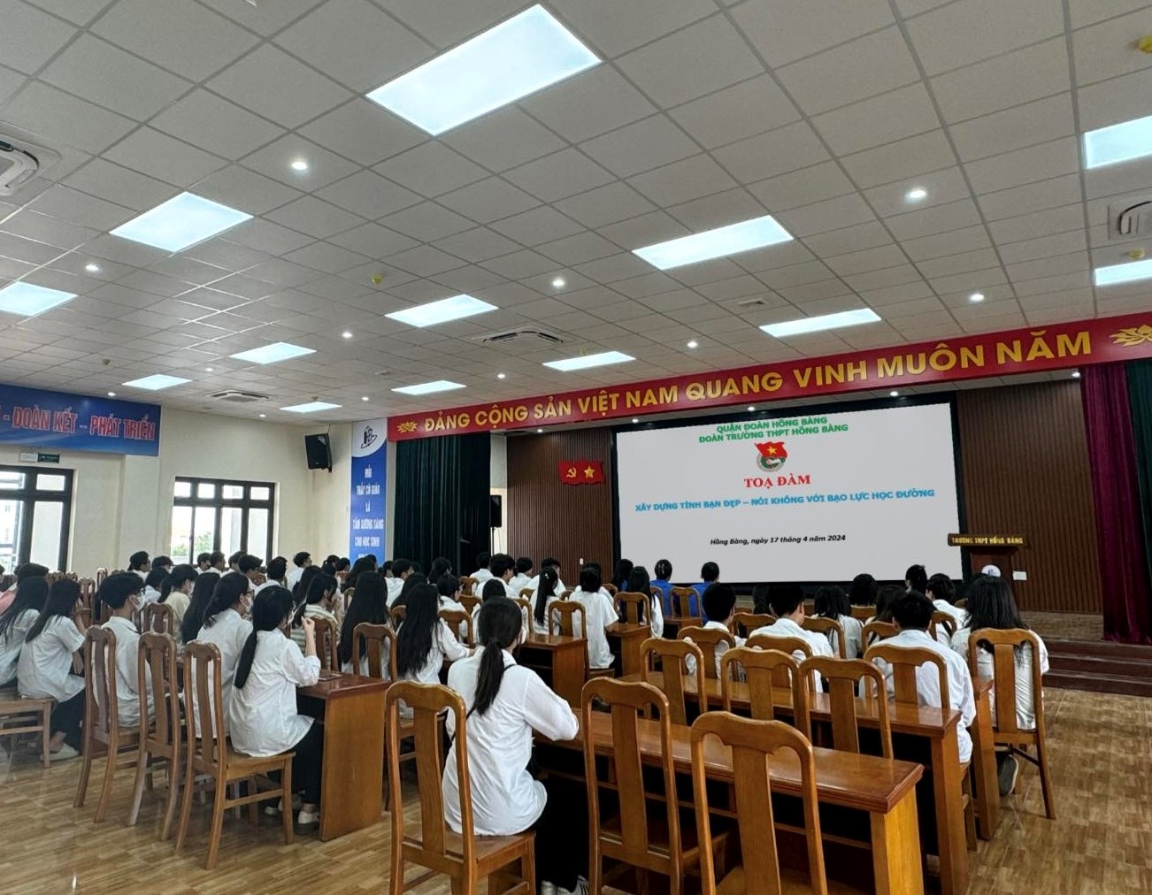 Đoàn trường THPT Hồng Bàng tổ chức chức toạ đàm Xây dựng tình bạn đẹp, nói không với bạo lực học đường