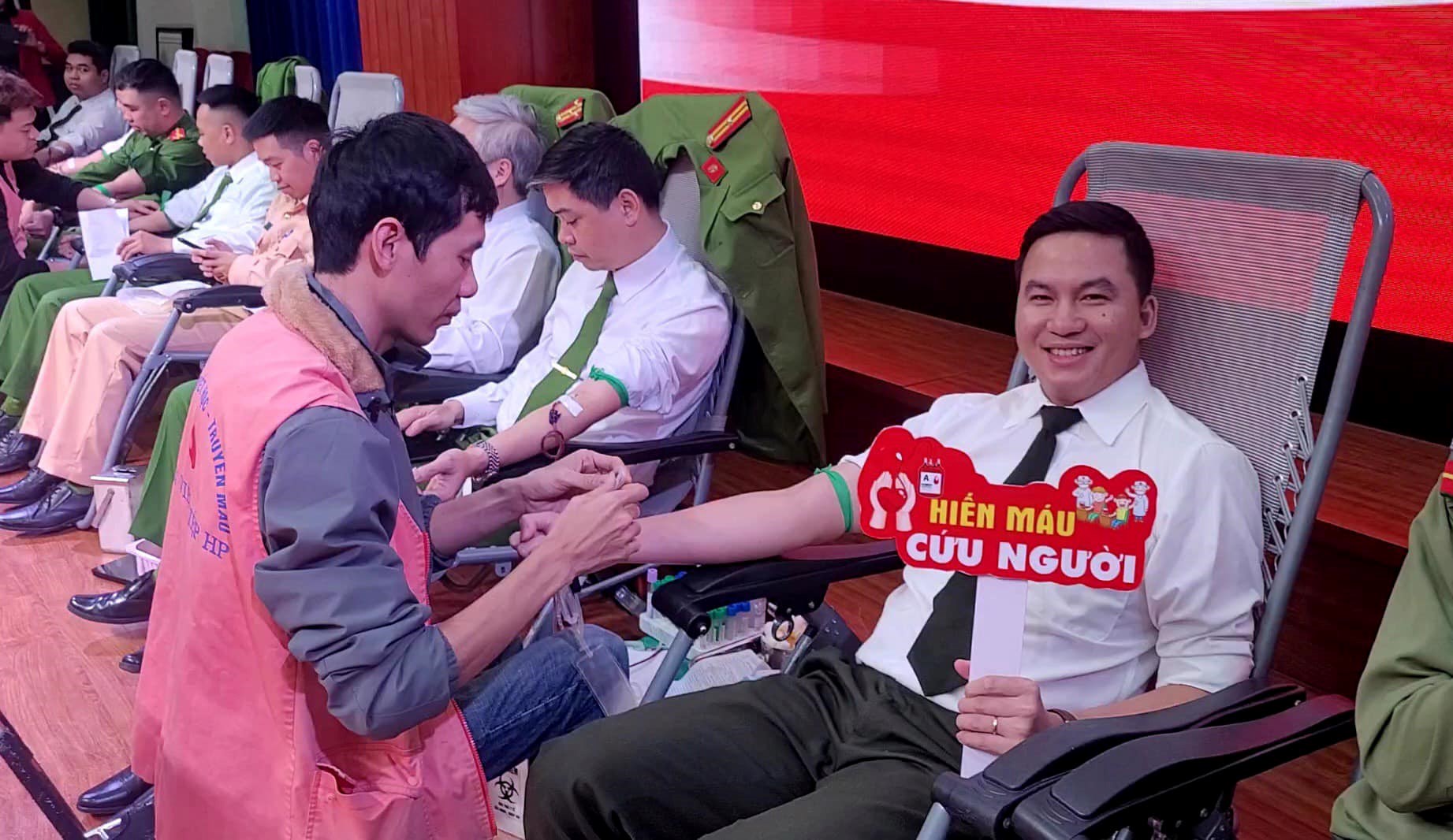 Một số điểm sáng hoạt động tình nguyện của tuổi trẻ CAHP trong quý II năm 2024