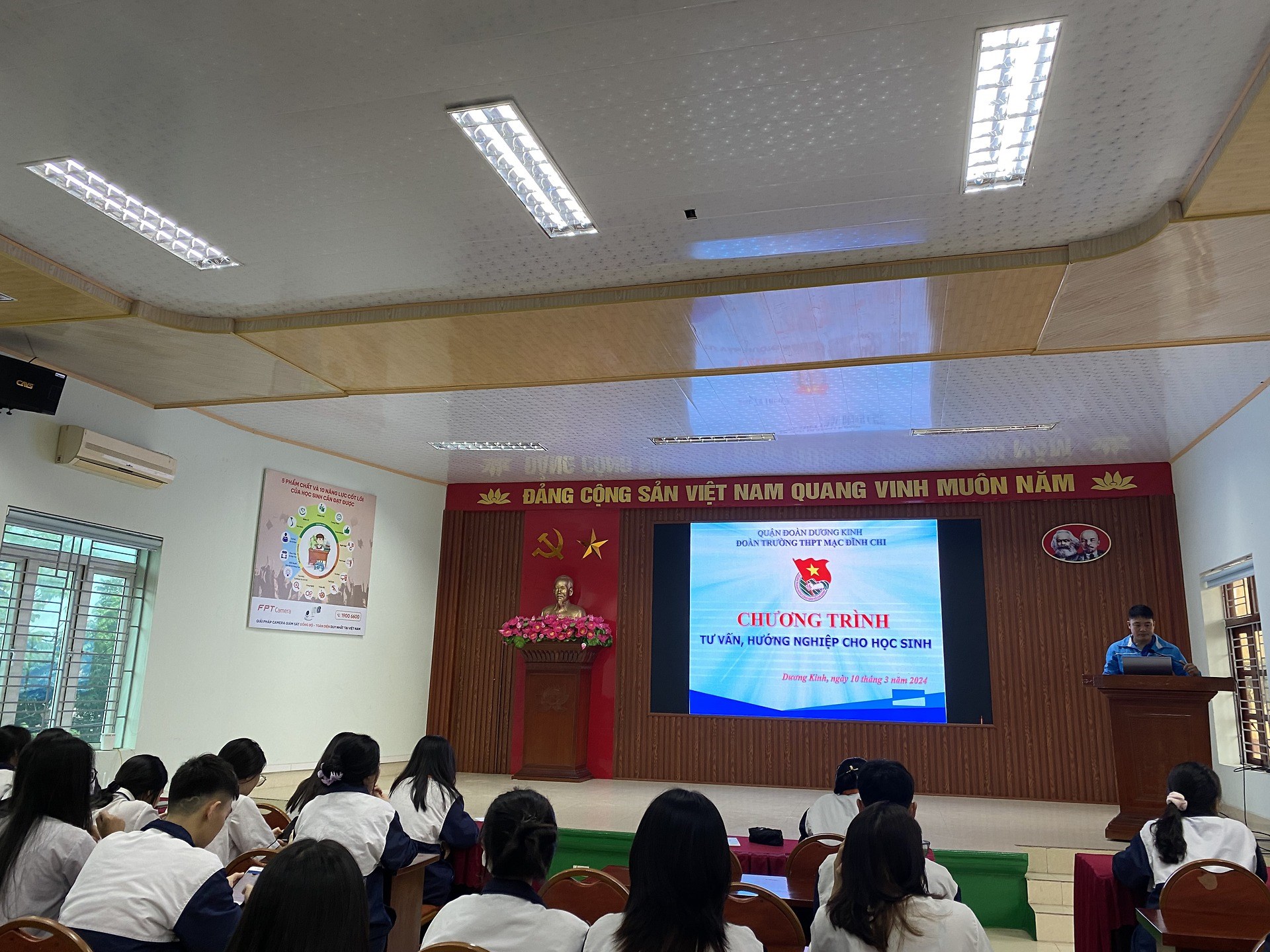 ĐOÀN TRƯỜNG THPT MẠC ĐĨNH CHI TỔ CHỨC CHƯƠNG TRÌNH TƯ VẤN HƯỚNG NGHIỆP NĂM 2024