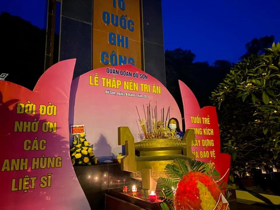Quận đoàn Đồ sơn tổ chức Lễ dâng hương, dâng hoa, thắp nến tri ân các Anh hùng, Liệt sĩ năm 2021