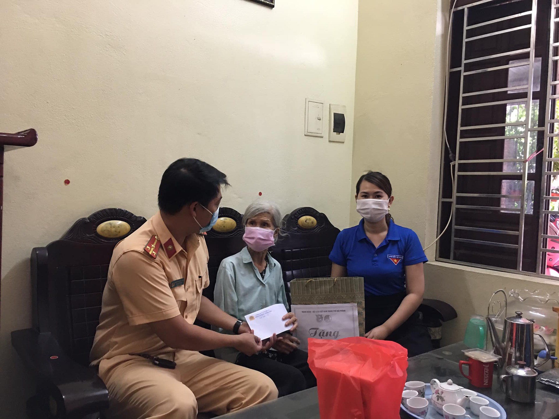 Tuổi trẻ tri ân các Anh hùng liệt sĩ” nhân kỉ niệm 74 năm ngày Thương binh Liệt sĩ 27/7