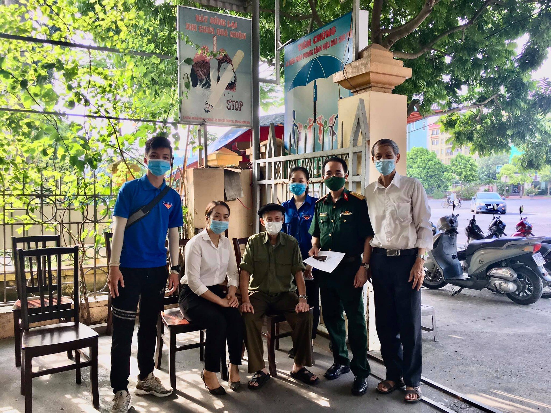 Chương trình "Ngày hội thầy thuốc trẻ làm theo lời Bác, tình nguyện vì sức khỏe cộng đồng"