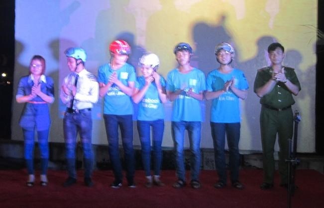 Sôi nổi chương trình ngày hội thanh niên Kiến Thụy với văn hóa giao thông