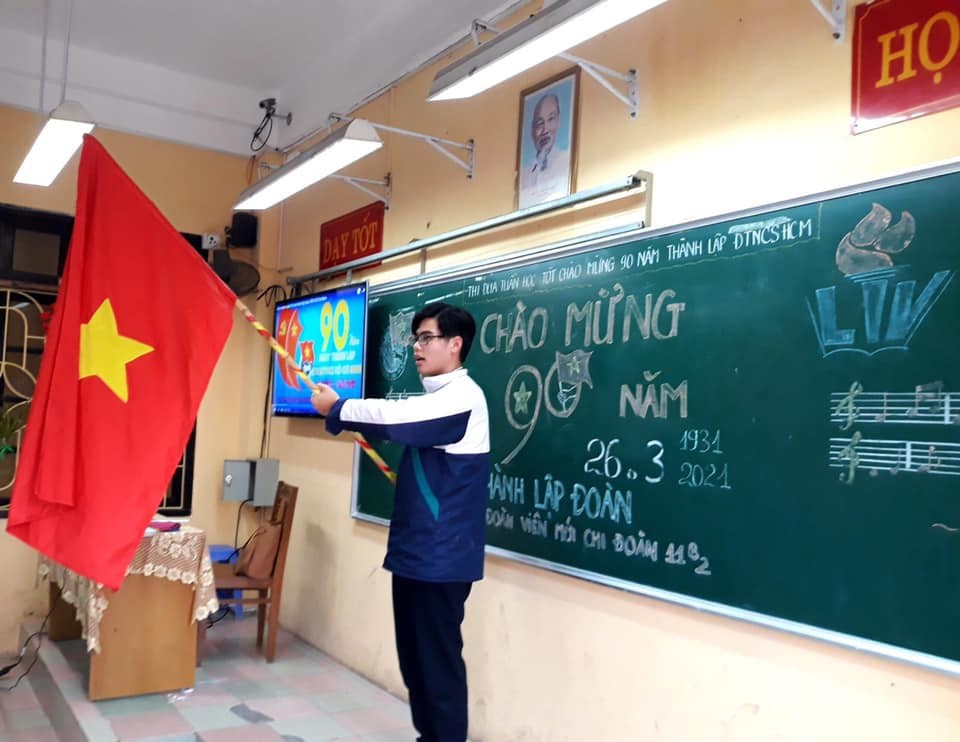 Sinh hoạt chi đoàn “Tự hào Đoàn TNCS Hồ Chí Minh” - kỷ niệm 90 năm Ngày thành lập Đoàn TNCS Hồ Chí Minh
