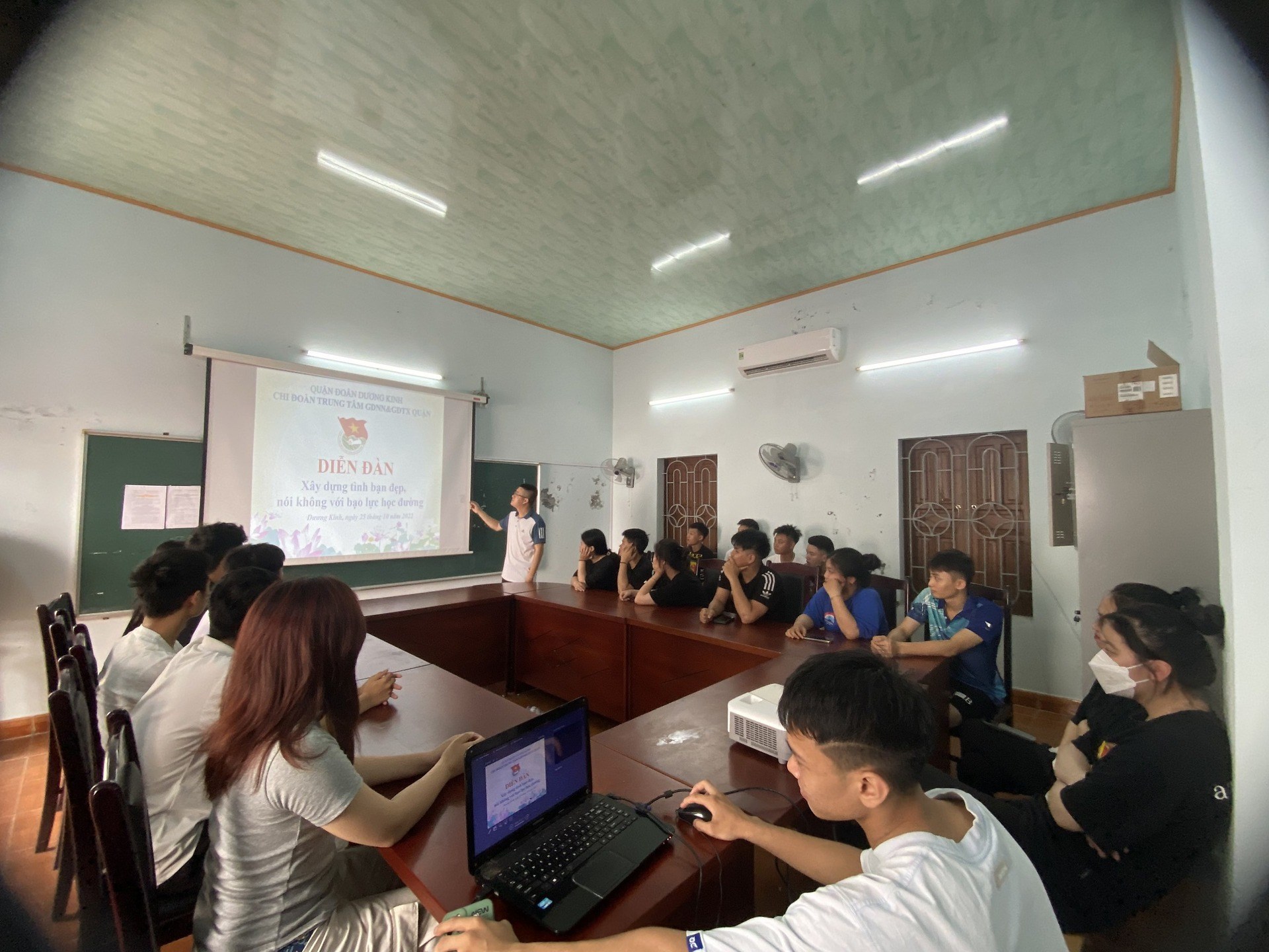 CHI ĐOÀN TRUNG TÂM GDNN & GDTX QUẬN DƯƠNG KINH TỔ CHỨC DIỄN ĐÀN “XÂY DỰNG TÌNH BẠN ĐẸP NÓI KHÔNG VỚI BẠO LỰC HỌC ĐƯỜNG” NĂM HỌC 2022-2023