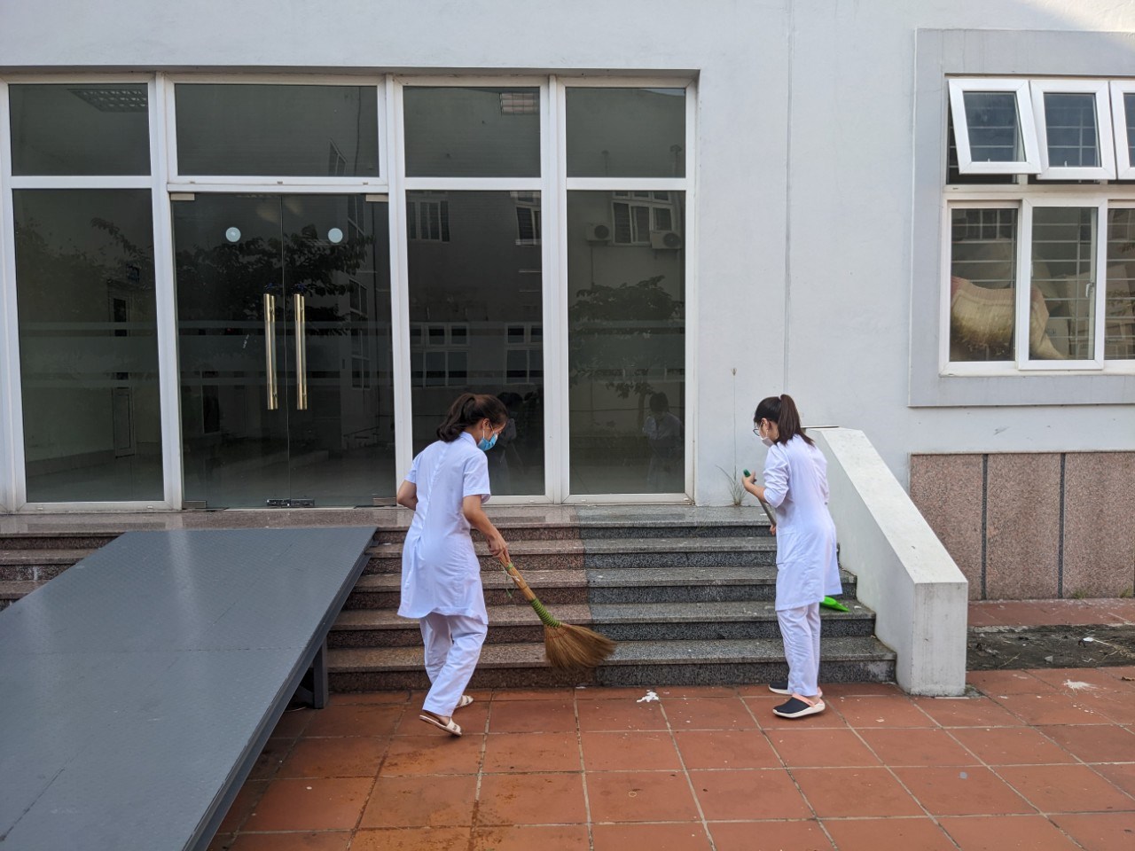 Đoàn thanh niên Bệnh viện Hữu nghị Việt Tiệp tổ chức đồng loạt “Ngày Chủ nhật xanh ” ngày 18/09/2022 trên toàn bộ 2 cơ sở Bệnh viện Hữu nghị Việt Tiệp