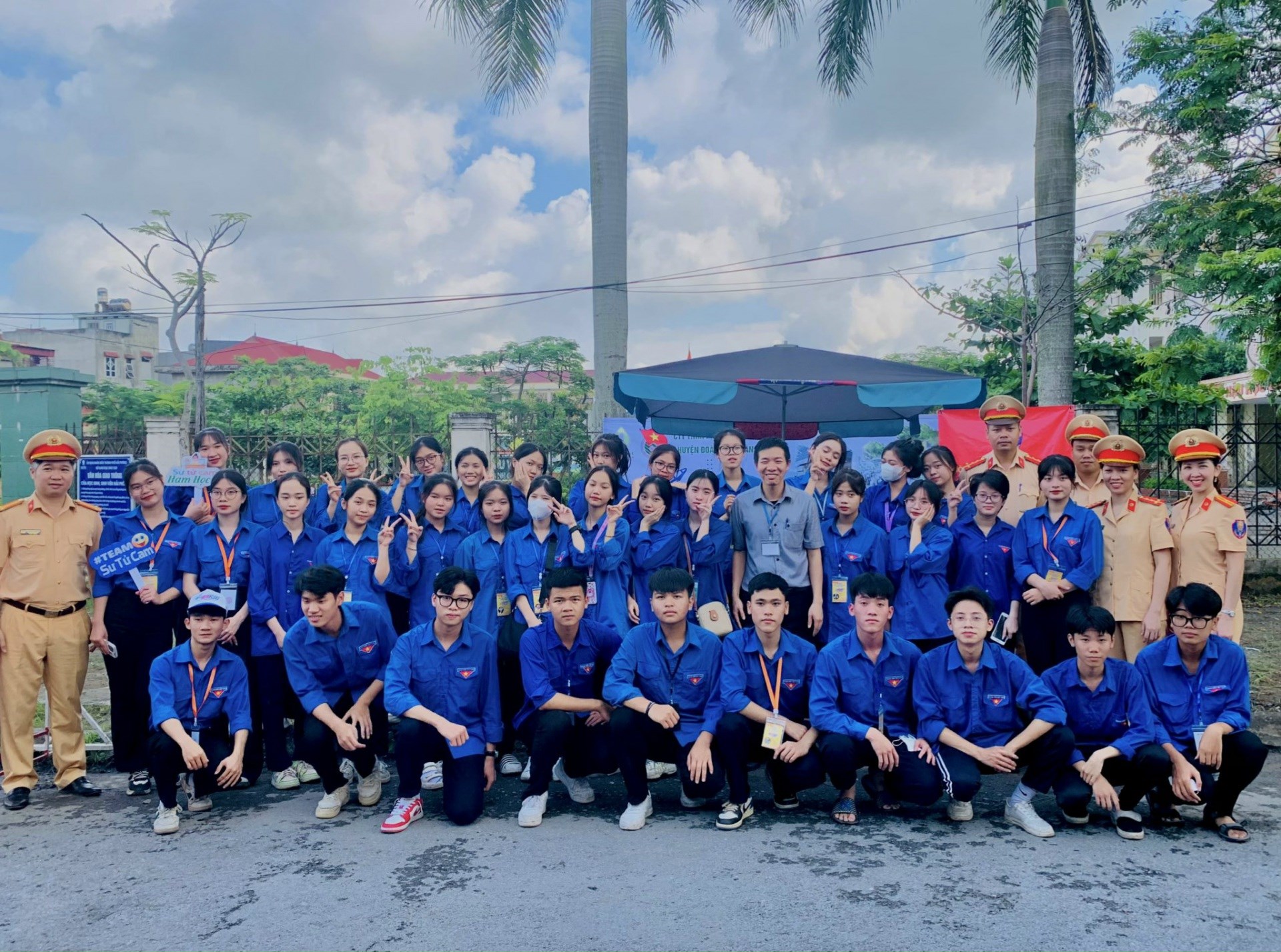Đoàn TNCS Hồ Chí Minh huyện An Dương tiếp tục duy trì mô hình thanh niên xung kích đảm bảo trật tự ATGT trên địa bàn dân cư