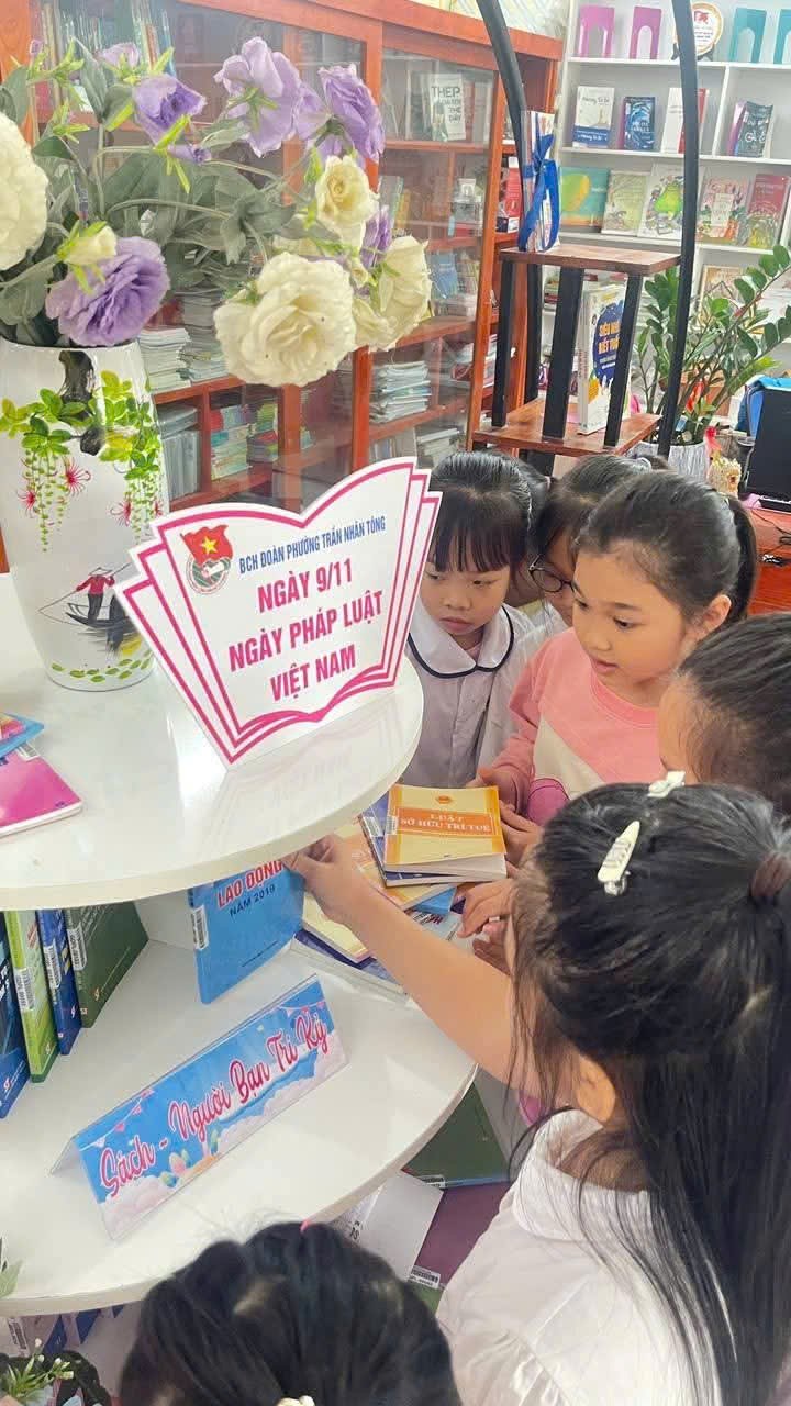 HƯỞNG ỨNG NGÀY PHÁP LUẬT VIỆT NAM 09/11