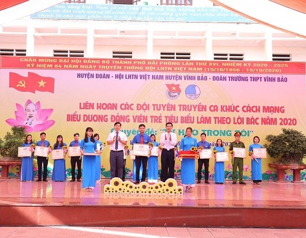 Gương Bí thư Chi đoàn tiêu biểu toàn quốc năm 2021 học tập và làm theo tư tưởng, đạo đức, phong cách Hồ Chí Minh