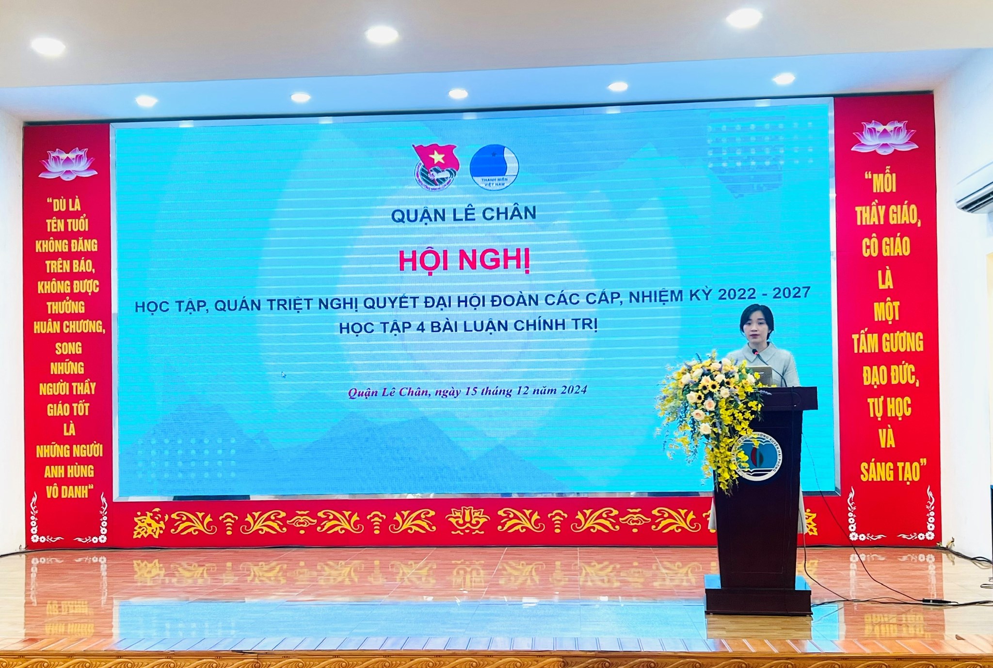 Hội nghị học tập, quán triệt Nghị quyết Đại hội Đoàn các cấp, nhiệm kỳ 2022-2027 - Học tập 4 bài luận chính trị. Hội nghị có sự tham gia của 200 cán bộ đoàn, đoàn viên