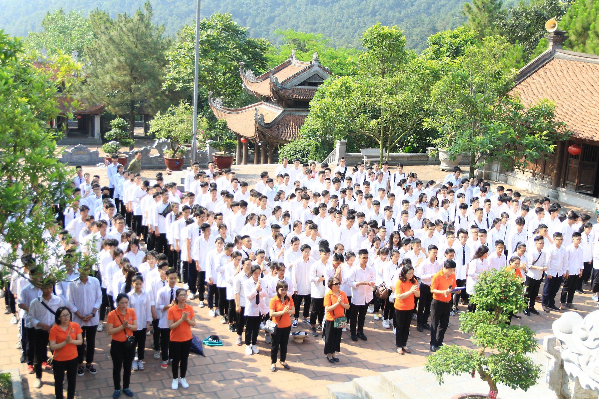 Đoàn trường THPT Thăng Long tổ chức Hoạt động trải nghiệm văn hoá truyền thống năm học 2022 - 2023