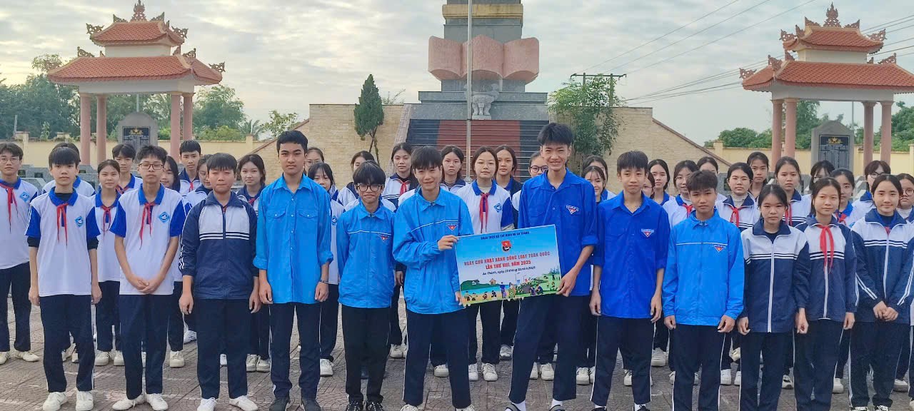 Đoàn xã An Thành tổ chức đồng loạt ra quân Ngày Chủ nhật xanh lần VIII năm 2025