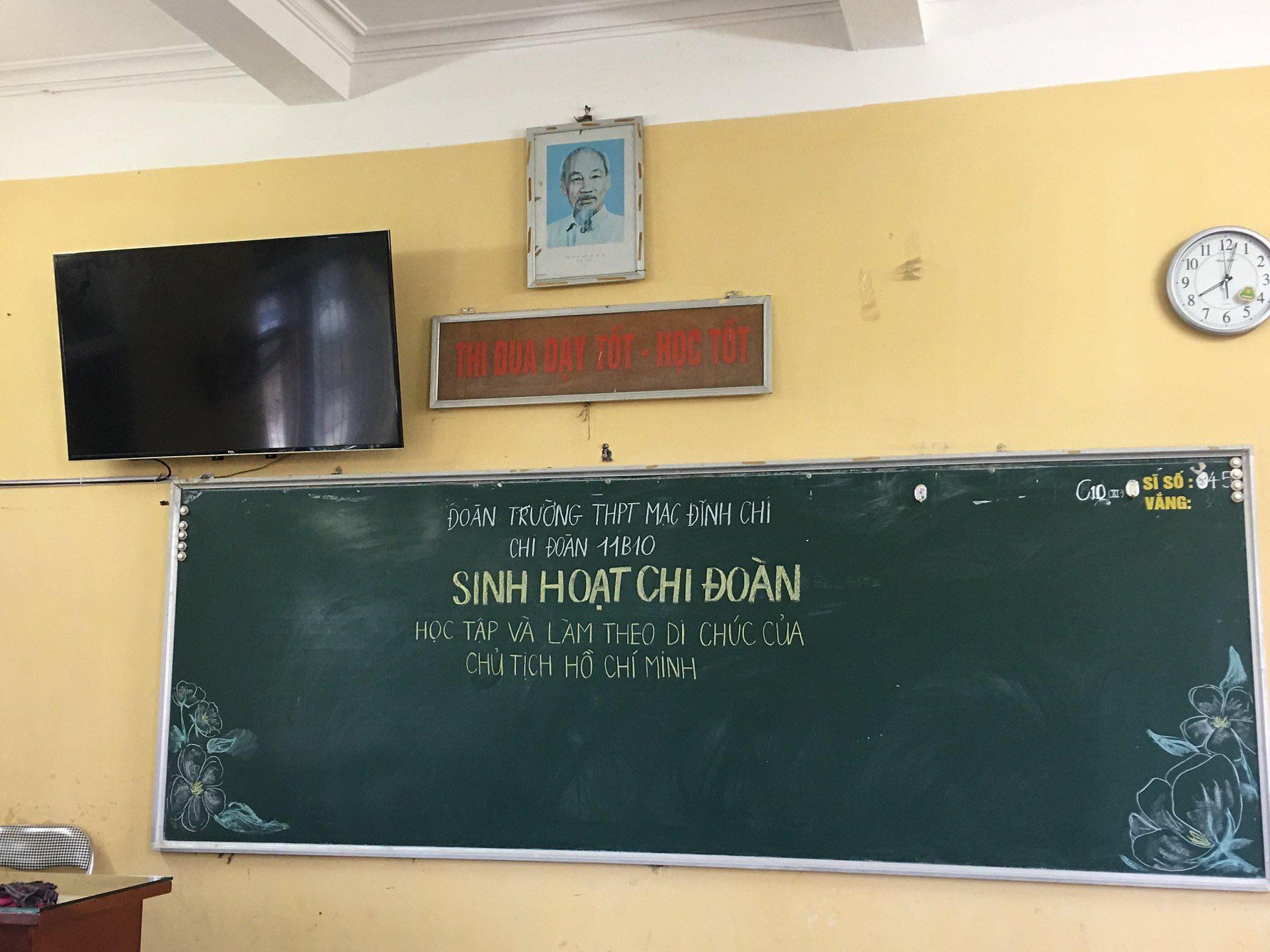 Sinh hoạt, thảo luận về các cuốn sách viết về Bác Hồ