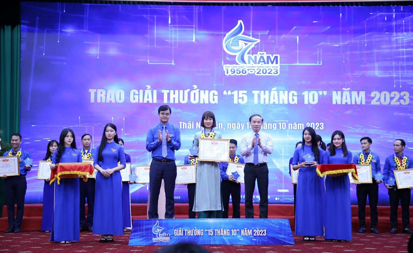 GIẢI THƯỞNG 15/10