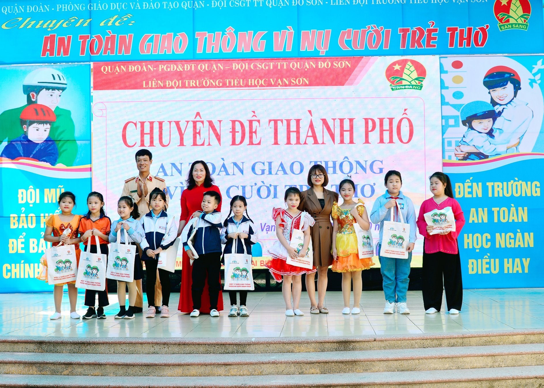 Chuyên đề cấp thành phố năm 2020: "An toàn giao thông vì nụ cười trẻ thơ"